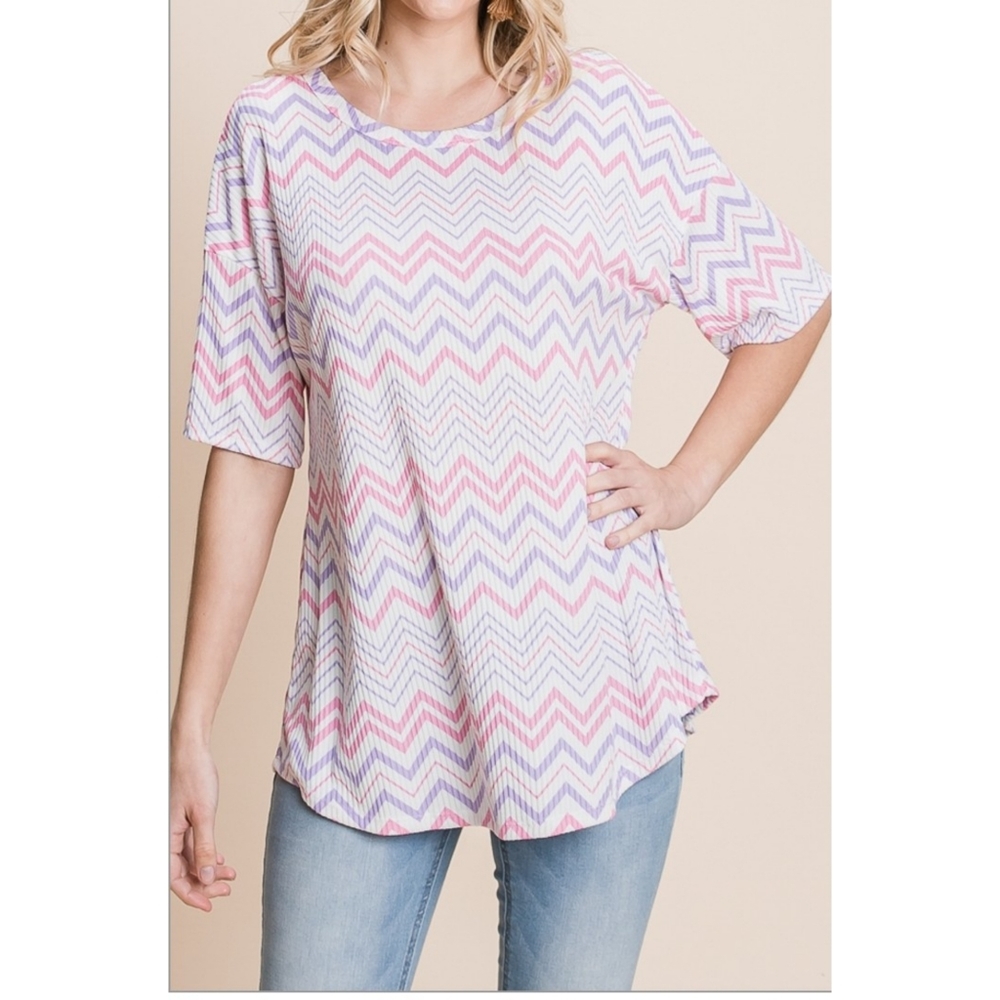 White lavender pink chevron print round neck raglan sleeve flowy tunic top